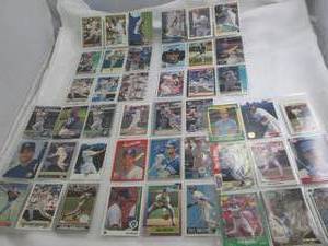 lot 249 image: Paul Molitor 45 Cards Trading Card ...