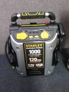 lot 263 image: Stanley 500-Amp Jump Starter with C...