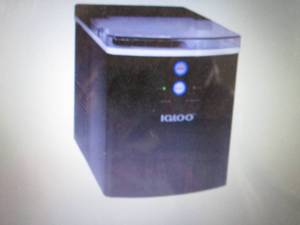 lot 277 image: Igloo 33-Lb. Ice Maker - Black open...