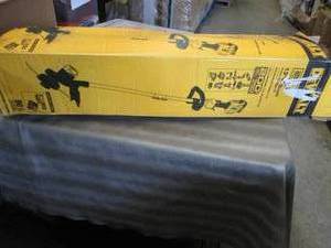 lot 283 image: DeWalt 20V MAX 13 Cordless String ...