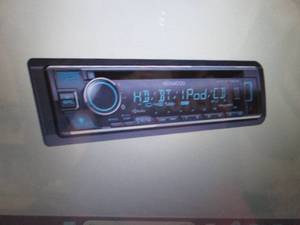 lot 285 image: Kenwood 100-Watt CD Receiver Car St...