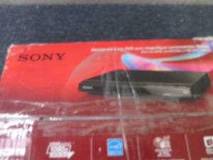 lot 293 image: Sony 1080p Upconverting DVD Player ...