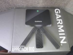 lot 308 image: LB-Garmin Approach R10 Portable Gol...