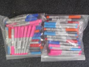 lot 326 image: Assorted Colors Sharpies Ultra Fine...