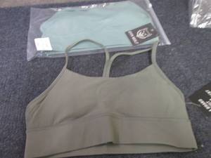 lot 358 image: 2 NWT Size Large Gym Wolf Sports Br...