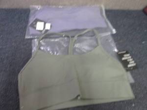 lot 359 image: 2 NWT Size XLarge Gym Wolf Sports B...