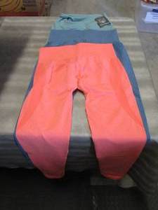 lot 363 image: 3 pair NWT Gym Wolf Large Ladies Le...