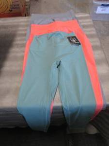 lot 364 image: 3 pair NWT Gym Wolf Large Ladies Le...