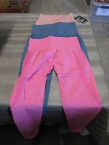 lot 366 image: 3 pair NWT Gym Wolf Medium Ladies L...