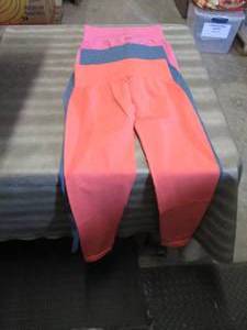 lot 367 image: 3 pair NWT Gym Wolf Medium Ladies L...