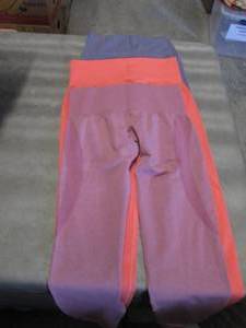 lot 369 image: 3 pair NWT Gym Wolf Medium Ladies L...