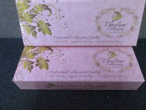 lot 413 image: 2 Sets DAVELIOU Pink 19-Piece Delux...