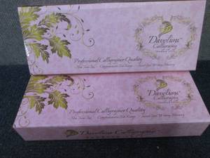 lot 415 image: 2 Sets DAVELIOU Pink 19-Piece Delux...