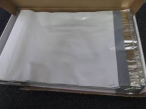 lot 471 image: 100 ct Expansion Poly Mailers 10x13...