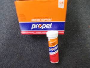 lot 527 image: 8- 10 ct tubes Propel Orange Raspbe...