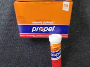 lot 530 image: 8- 10 ct tubes Propel Orange Raspbe...
