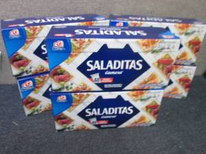 lot 588 image: 6- 18.6 oz Saladtas Saltine Cracker...