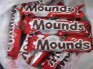 lot 617 image: 12 -1.75 oz Mounds Bars...