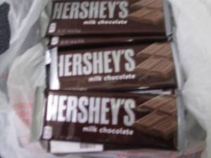 lot 621 image: 12- 1.55 oz Hersheys Bars...