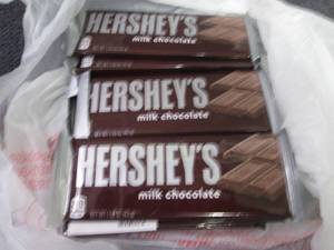 lot 623 image: 12- 1.55 oz Hersheys Bars...