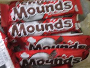 lot 647 image: 12 -1.75 oz Mounds Bars...