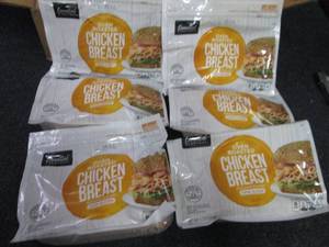 lot 670 image: BB 6- 12 oz FROZEN Essential EveryD...