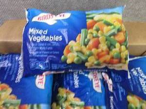lot 673 image: DD 12- 16 oz FROZEN Birds Eye Mixe...