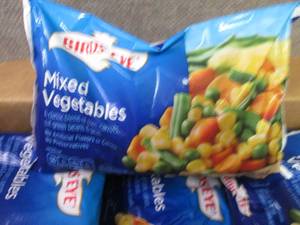 lot 676 image: DD 12- 16 oz FROZEN Birds Eye Mixe...