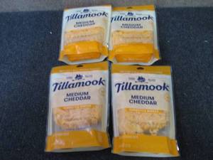 lot 689 image: CC 4- 8 oz FROZEN Tillamook Medium ...