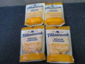 lot 690 image: CC 4- 8 oz FROZEN Tillamook Medium ...