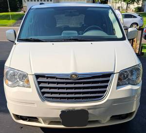 2010 Chrysler Town & Country Touring Pwr Liftgate 4dr Wagon Touring (135,225 miles)