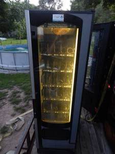 lot 9 image: Wittern Model 3162 Cold Food Satellite Vendor Machine