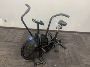 lot 11 image: Assault Air Bike Classic