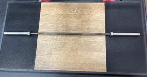 lot 58 image: Omni Fitness Weightlifting Bar