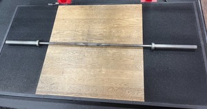 lot 66 image: 45lb Weightlifting Bar