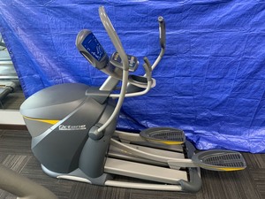 lot 2 image: Octane fitness Pro4700 SmartStride elliptical