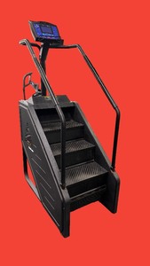 lot 20 image: StairMaster Stepmill 7000PT SN 20000060123014