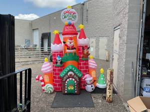 lot 307 image: 10Ft Christmas Inflatables Candy Castle
