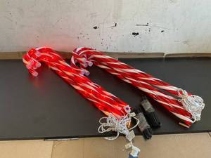 lot 326 image: 12PCS Joiedomi Christmas Candy Cane Pathway Markers Lights