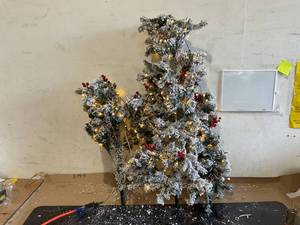 lot 351 image: 7.5 Artificial Flocked Christmas Tree