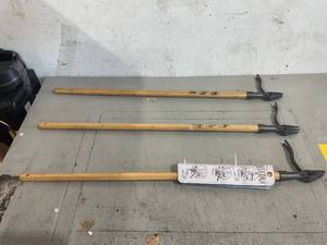 lot 146 image: Grampas Weeder - The Original Stand Up Weed Puller Tool with Long Handle