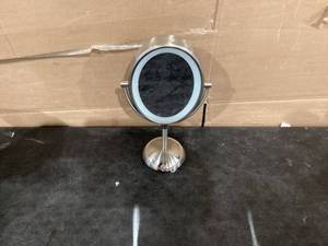 lot 529 image: VESAUR 8.5 Large Lighted Makeup Mirror