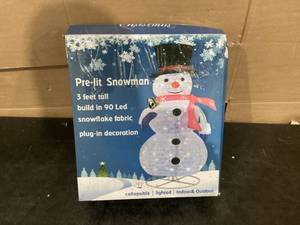 lot 541 image: 3FT Illuminated Foldable Snowman,Christmas Decorations