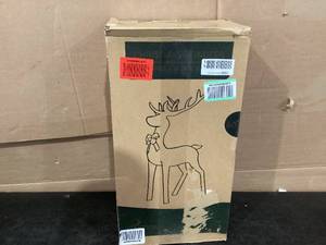 lot 547 image: Yuletime Pre-lit Buck