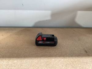 lot 566 image: Milwaukee Electric Tool 48-11-1820 Red Lithium 2.0 Compact Battery Pack