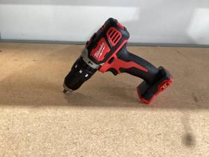 lot 571 image: Milwaukee 2607-20 M18 Li-Ion 18V 12 Cordless Compact Hammer DrillDriver