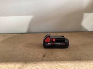 lot 583 image: Milwaukee M18 Redlithium 18V 2Ah Battery 48-11-1820