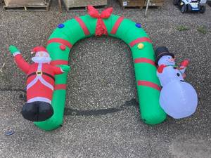 lot 409 image: Outdoor Inflatable Santa Snowman Christmas Large Archway Decorations with LED Lighting