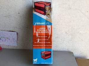 lot 416 image: Vibrant Life Large Portable Dog Kennel, Red