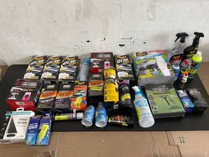 lot 453 image: LOT OF Meguires Cleaning SuppliesAccessories for Vehicle